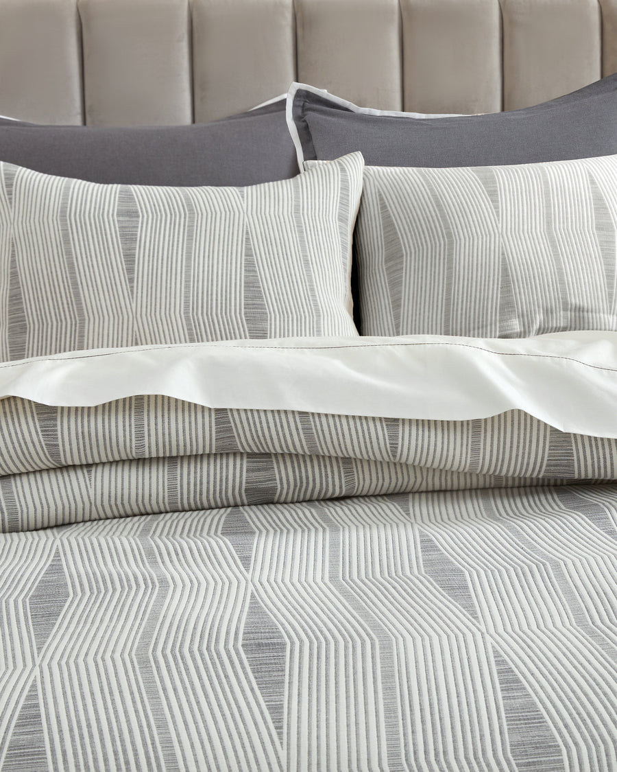 Studio 16, Toronto -Rowan Yarn Dyed Cotton Matelassé Duvet Cover Set - Modern Subtle Textured Design, Soft & Breathable