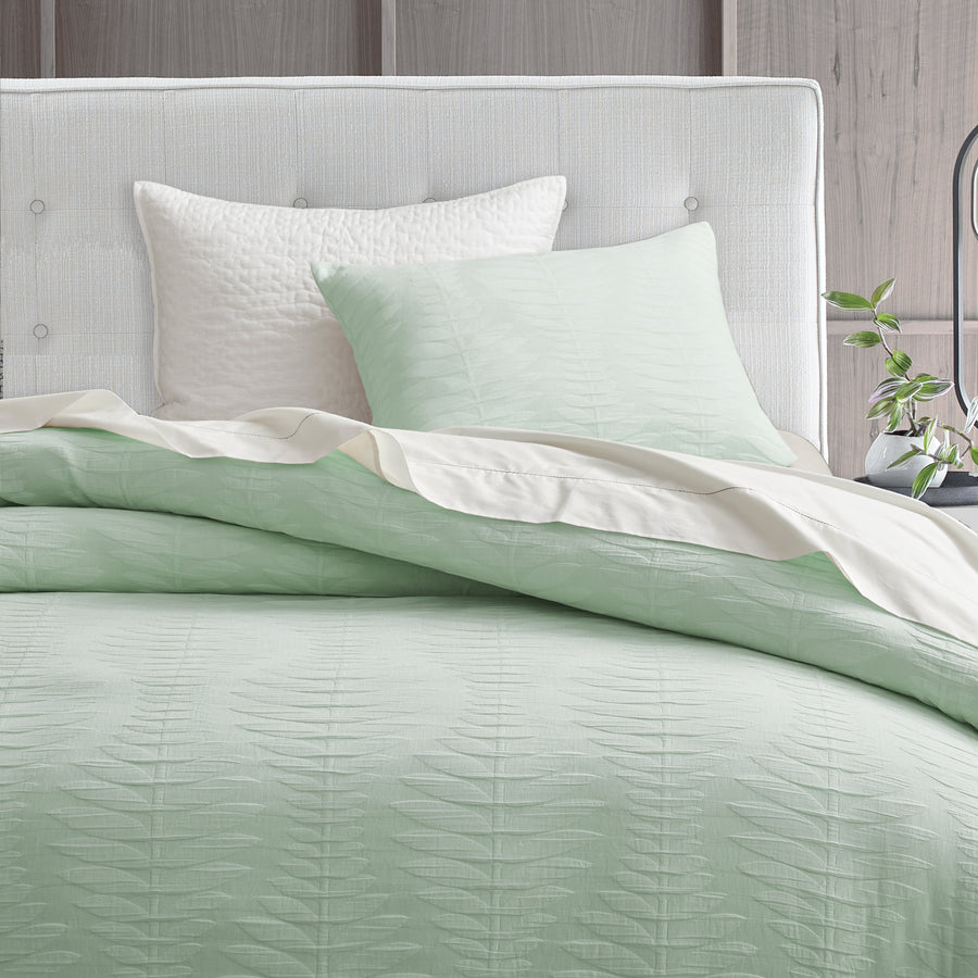 Studio 16, Toronto - Caspian Woven Jacquard 3-Piece Duvet Cover Set  - Soft & Lightweight, Modern Leaf Pattern, Available in Three Colorway