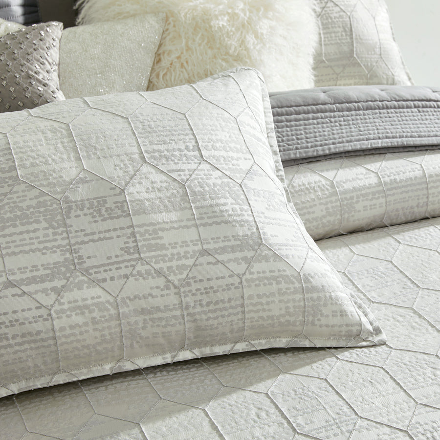Studio 16, Toronto - TEXTURED HEXAGON Metallic Lurex Jacquard 3-Piece Duvet Cover Set with Flange-Modern Geometric Designwith Flange-Modern Geometric Design